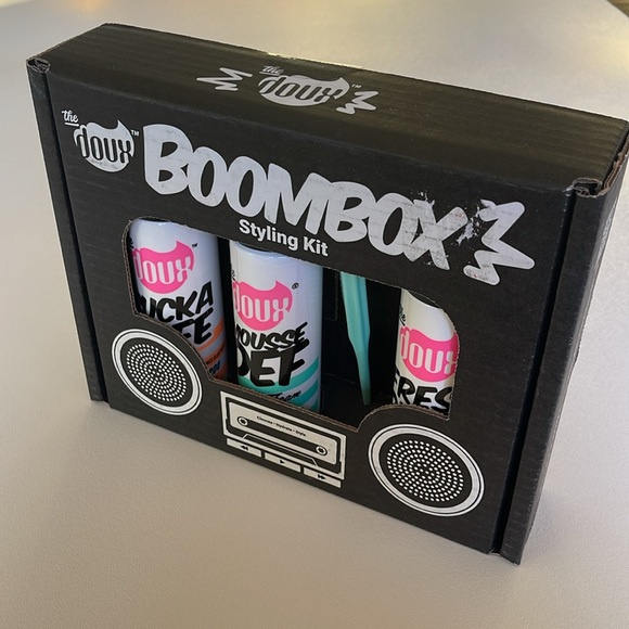 The Doux Hair Nwt The Doux Boombox Styling Kit Shampoo Comb Mouse Conditioner Wash Day Box